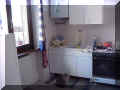 kitchen2.jpg (34599 byte)